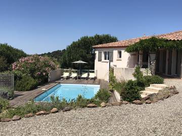 Cottage pour 6 personnes, avec piscine ainsi que jardin et sauna à Caunes-Minervois
