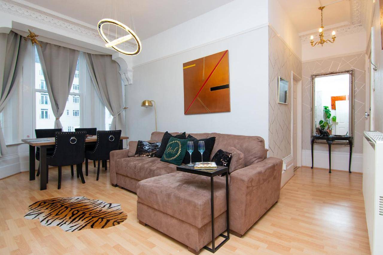Entire apartment, Two-Bedroom Apartment in Southsea, Portsmouth