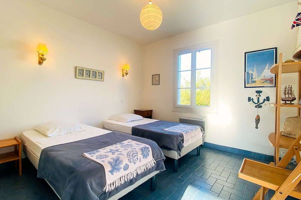 Pretty villa close to beaches and cycle paths in Le Bois-Plage-en-Ré, Ile de Re