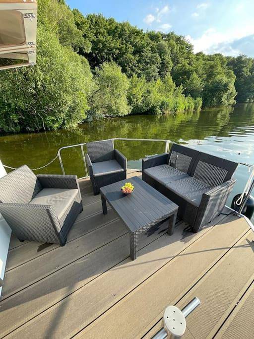 Boot für 4 Personen, mit Terrasse und Ausblick in Werder - 2