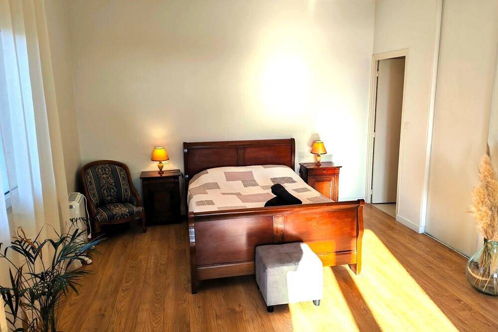 Dépendance cocooning bon standing Ampuis. Pets welcome! in Ampuis, Parque Natural Regional de Pilat