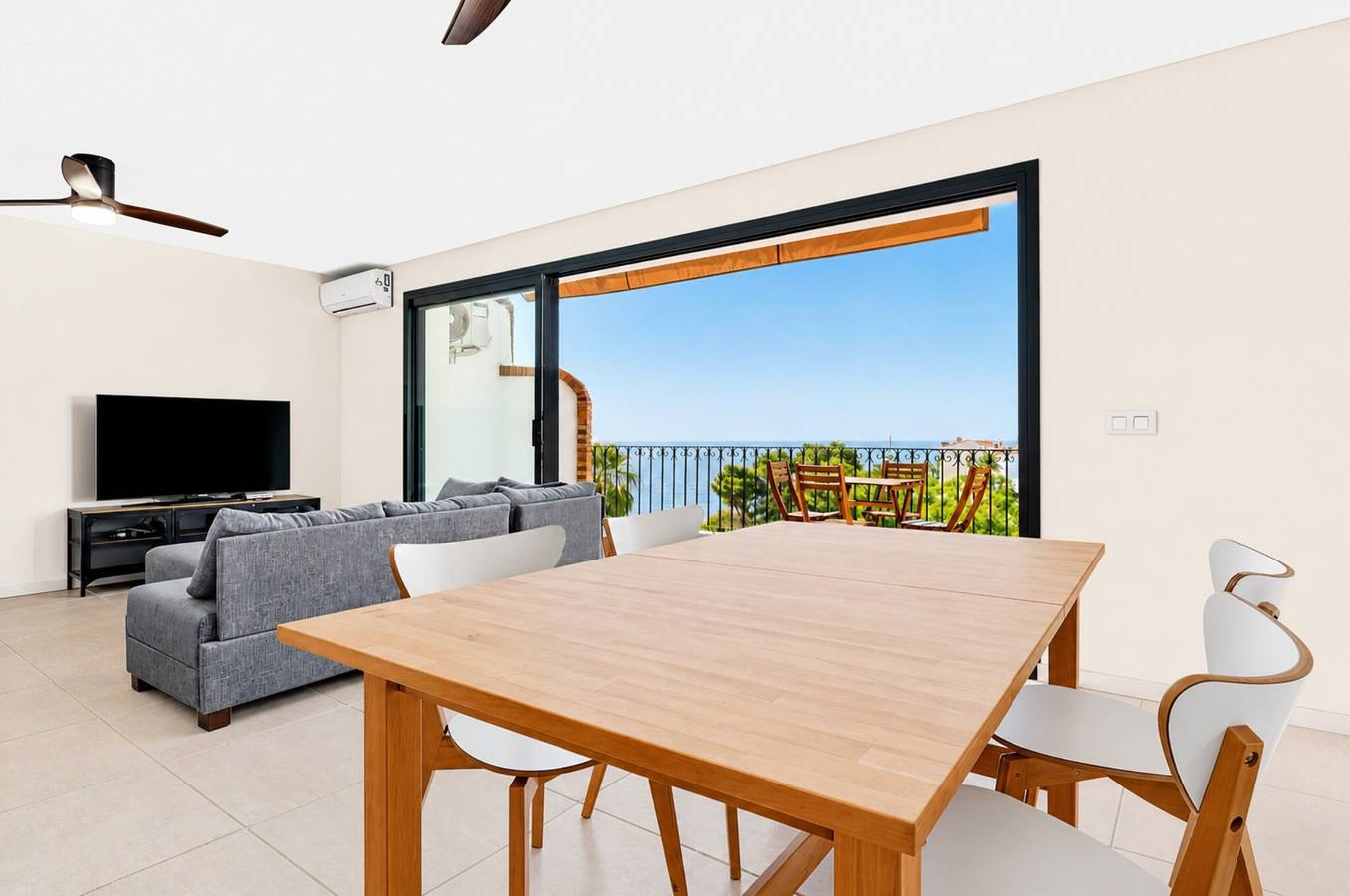 Casa vacacional 'Mía' con vistas al mar, Wi-Fi y aire acondicionado in Balcón al Mar, Jávea