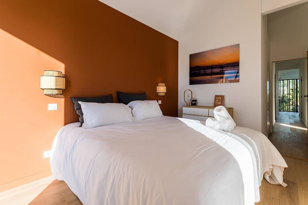 Spring . Keyweek - Contemporary villa with pool in the hea in Anglet, Region de Bayona