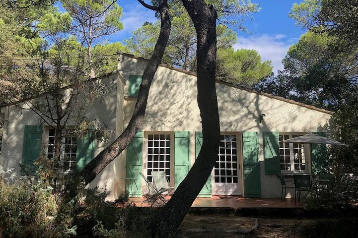 Location de vacances pour 4 personnes, avec terrasse et jardin à Mornas