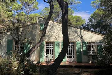 Gîte pour 4 personnes, avec terrasse et jardin à Mornas