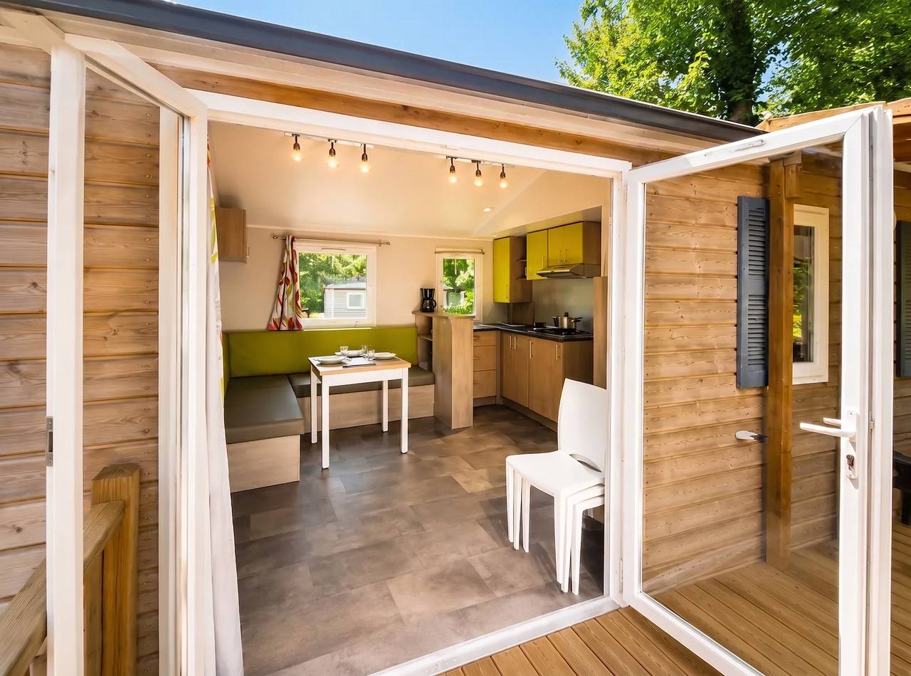 Komfortables Bungalow in Saint-Chéron mit Pool in Saint-Chéron, Essonne