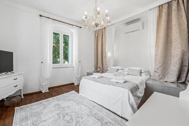 Villa für 10 Personen, mit Garten und Ausblick in Split - 3