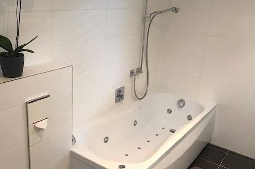 Entire apartment, Vacation apartment/apartment for 4 guests with 78m² in Innsbruck (162979) in Innsbruck, Innsbruck Land