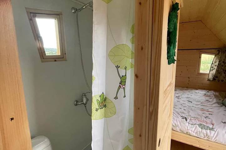Cabane, hébergement insolite, tout confort jusqu'à 3 personnes in Vignot, Région de Commercy