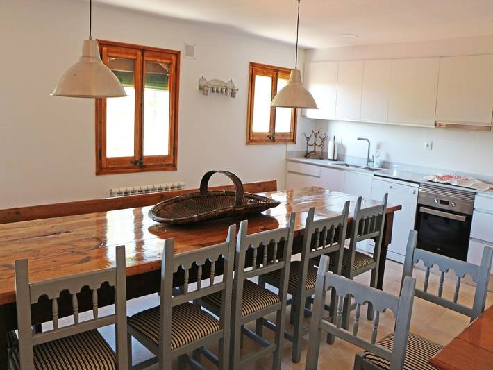 Chalet para 14 personas, con terraza y jardín, Familias con niños en Bages - 3