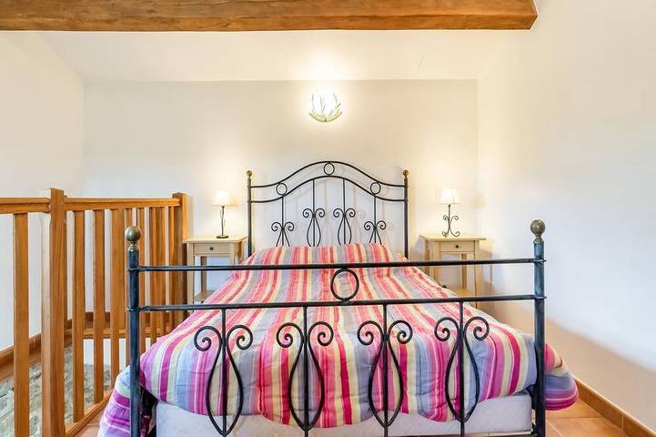 Location de vacances pour 5 personnes, avec terrasse ainsi que piscine et jardin, animaux acceptés à Les Vans - 4