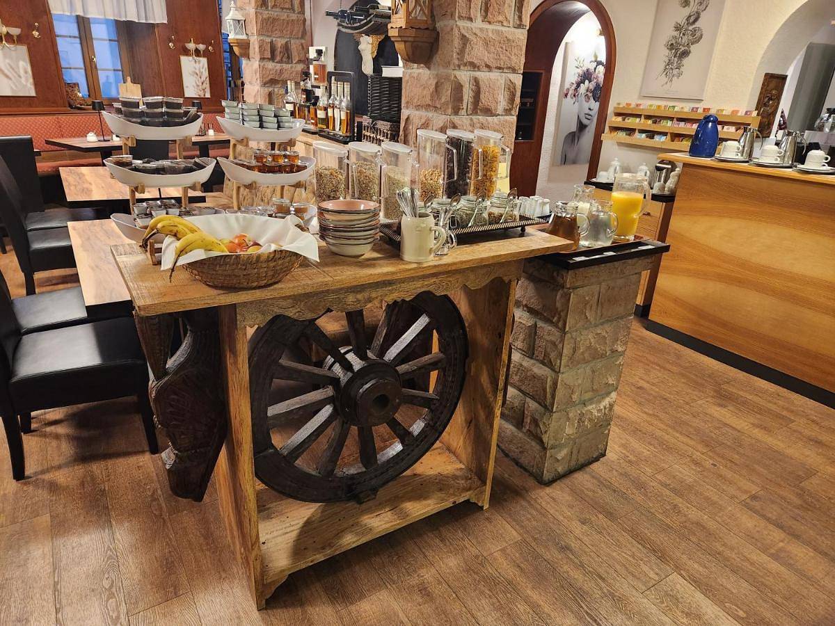 Hotel Rose Heidelberg inklusive Frühstück, Saunanutzung und Parkplätze nach Verfügbarkeit in Heidelberg, Plaine du Rhin