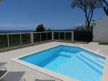 Cottage pour 7 personnes, avec vue ainsi que piscine et jardin, adapté aux familles dans Plage des Salines