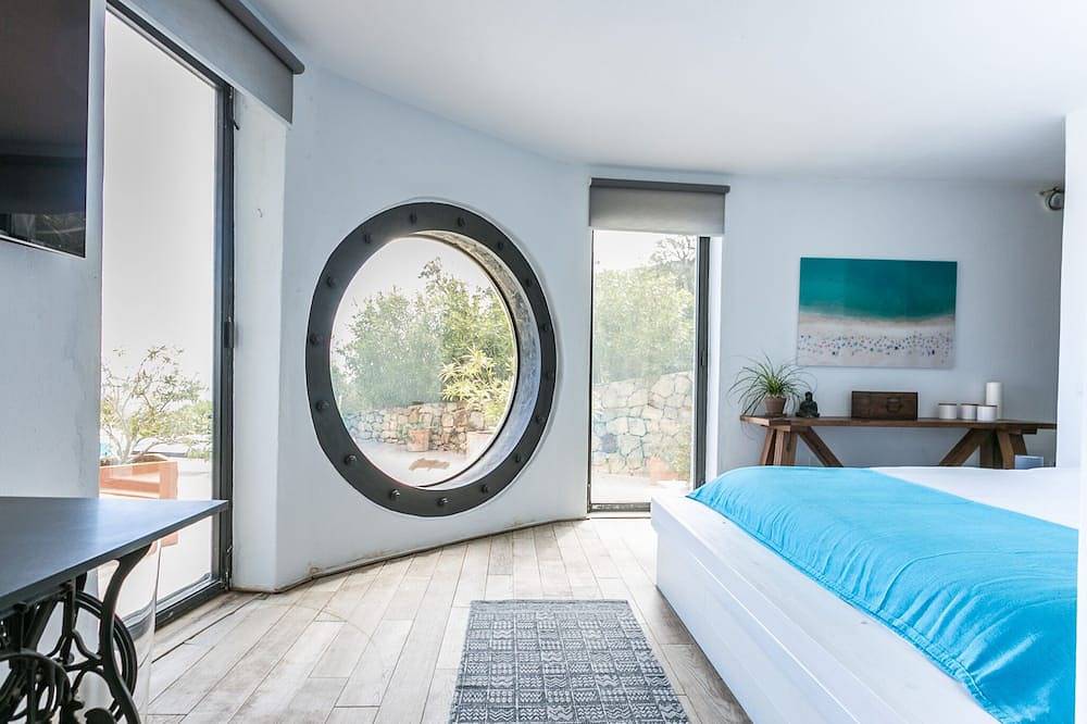 Secluded private estate with breathtaking views near the beach in Tarifa, Los Alcornocales