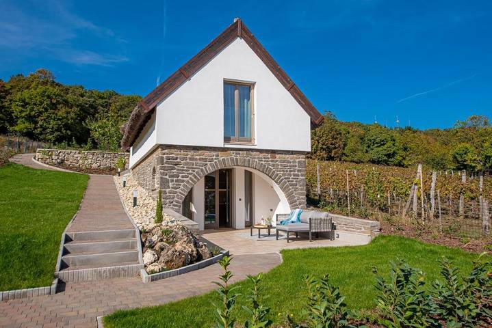 Apartament wakacyjny dla 2 osób, z sauna i widok oraz widok na jezioro i ogród w Tihany