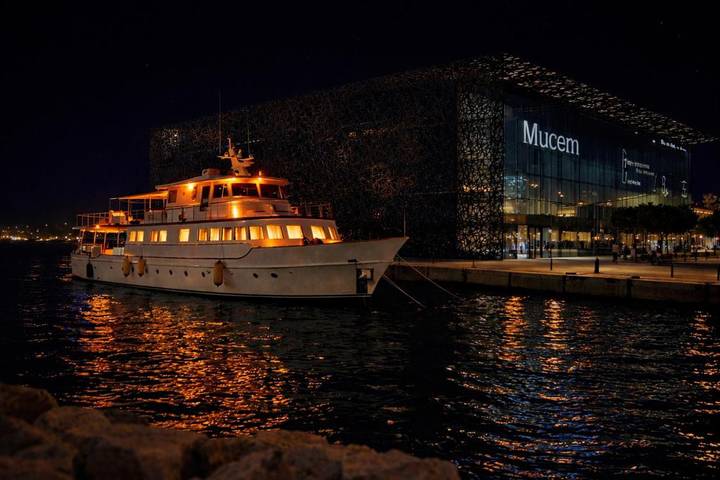Bateau pour 2 personnes, avec Terrasse ainsi que Jacuzzi et Vue en Provence-Alpes-Côte d'Azur - 3