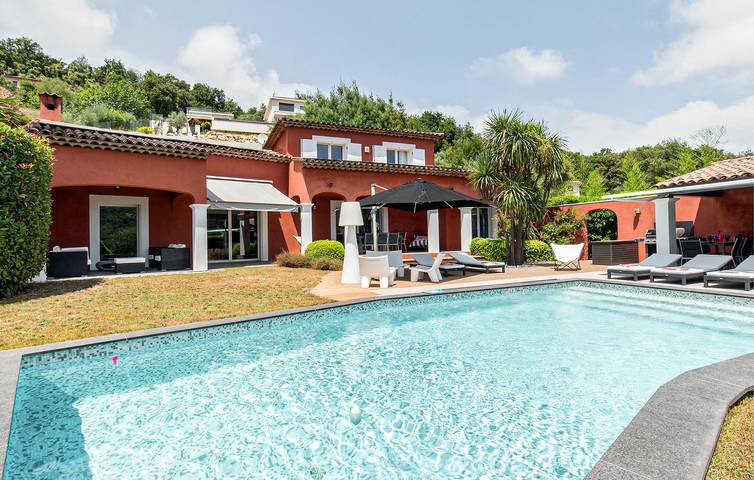 Ferienhaus für 8 Personen, mit Terrasse und Garten sowie Pool - 1