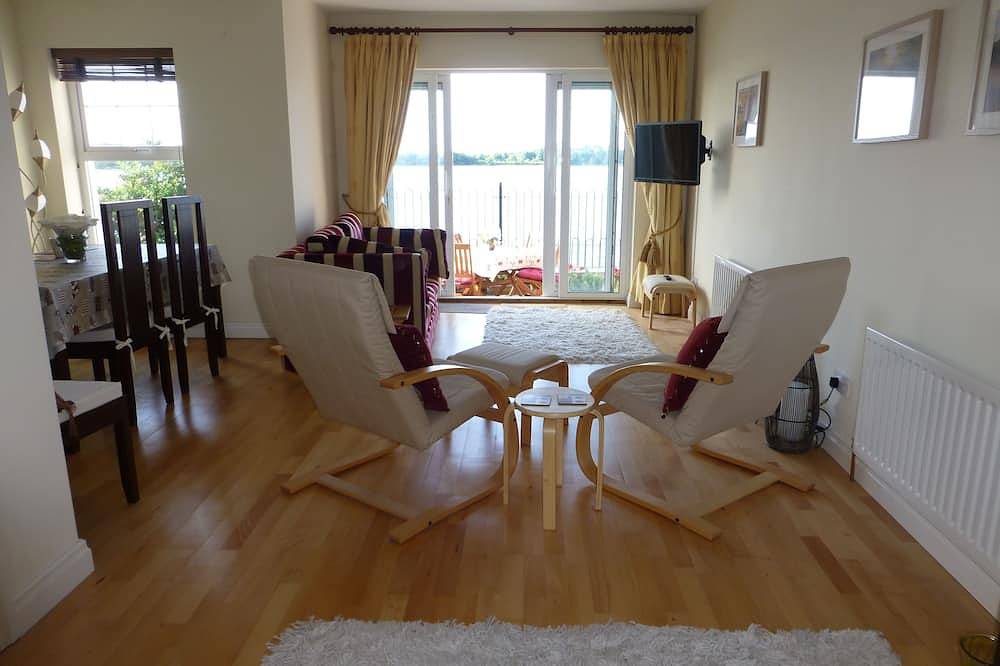 Entire apartment, Luxury Apartment with Spectacular Mountain and Sea Views, The Quay, Dundrum in County Down