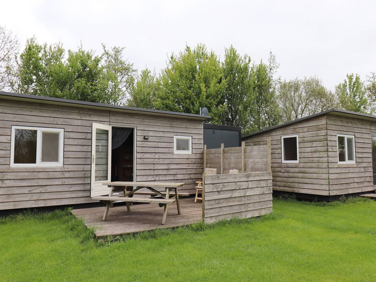 Cabin by Hegermeer with Sailing Access in Heeg, Ijsselmeer