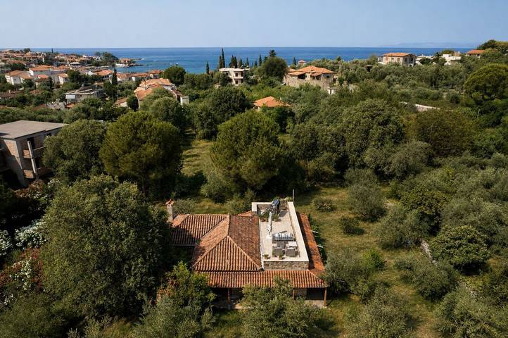 Location de vacances pour 6 personnes, avec vue et jardin dans Région du Péloponnèse - 2