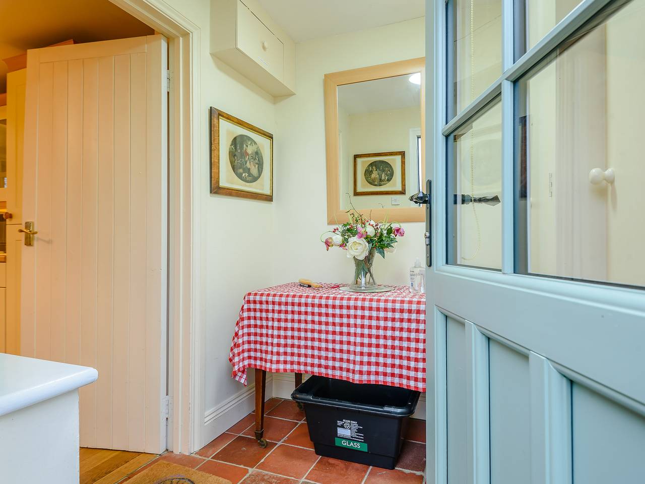 Lower Whiteflood Farm Cottage in Owslebury, South Downs