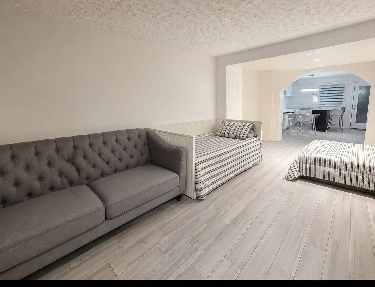 Appartement entier, Appartement rénové • 5 personnes • Metro à pied in Montréal, Québec