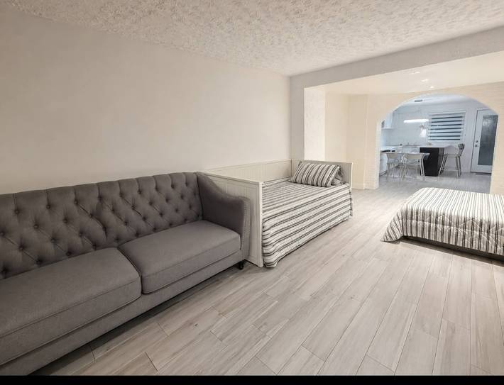 Apartamento entero, Apartamento renovado • 5 personas • Metro a pie in Montreal, Quebec