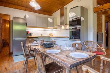 Vacation Rental for 6 Guests in Chamonix-Mont-Blanc, Massif du Mont-Blanc, Picture 2