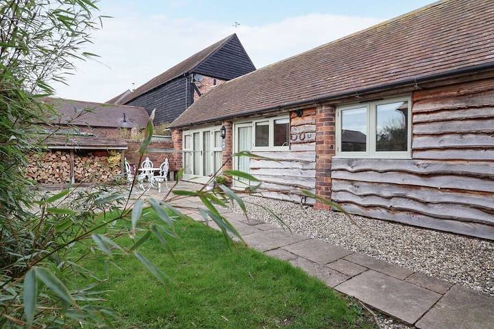 Holiday home for 2 people, with garden, with pets in Bridgnorth