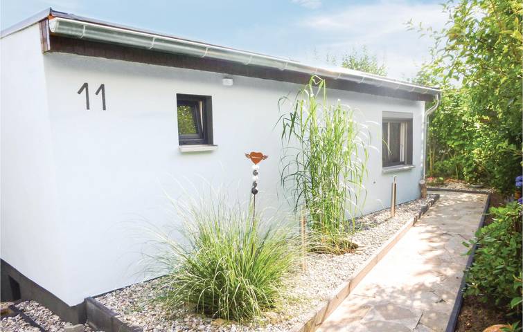 Ferienhaus für 2 Personen, mit Terrasse und Garten in Groß Nemerow - 2