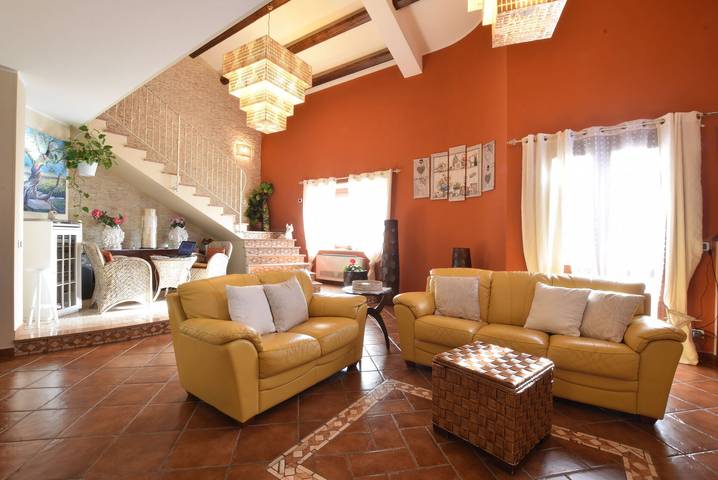Casa vacanza per 7 persone, con Balcone e Giardino a Buccheri