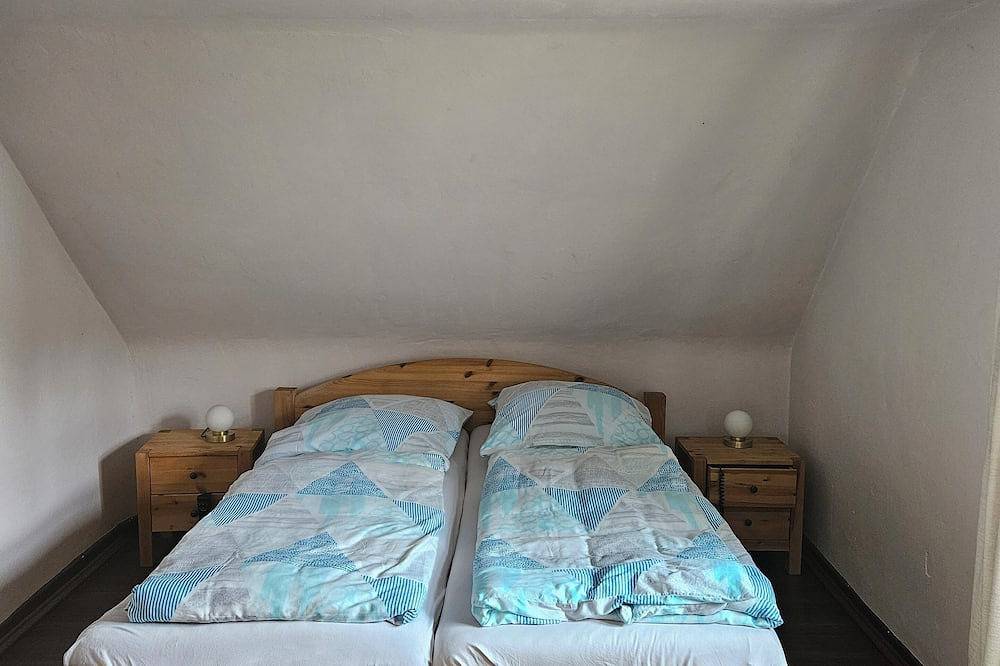 Ganze Wohnung, Beautiful apartment located in a Fachwerk style farmhouse in the Hünsruck Hochwald in Oberhambach, Nahetal