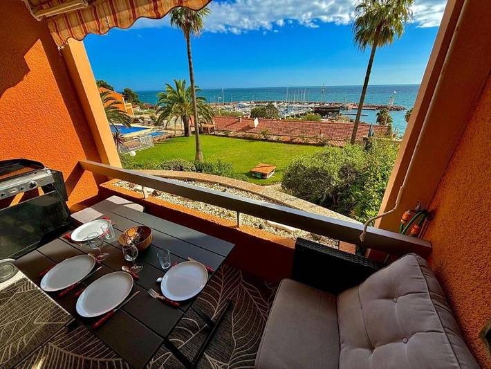 Gîte pour 4 personnes, avec vue ainsi que piscine et balcon dans Port de la Figueirette - 2