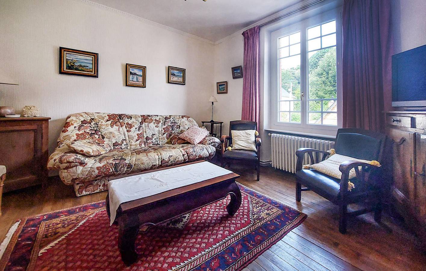 Entire holiday apartment, Charming Apartment with Garden, WiFi & Parking near Plage des Bas-Sablons in Saint-Malo, Saint-Malo region