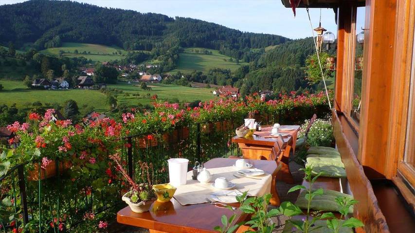 Gîte pour 2 personnes, avec Balcon et Terrasse ainsi que Jardin et Vue à Glottertal - 3
