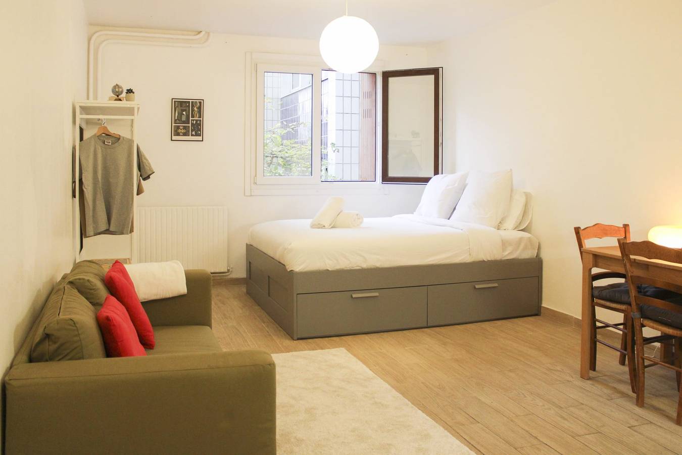 Entire studio, Bright studio in Pantin, perfect for couples in Pantin, Seine-Saint-Denis