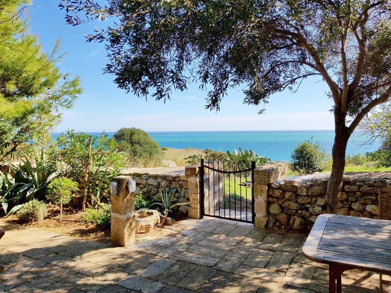 Villa Tina ai Piedi del Faro di Leuca in Leuca, Gagliano del Capo