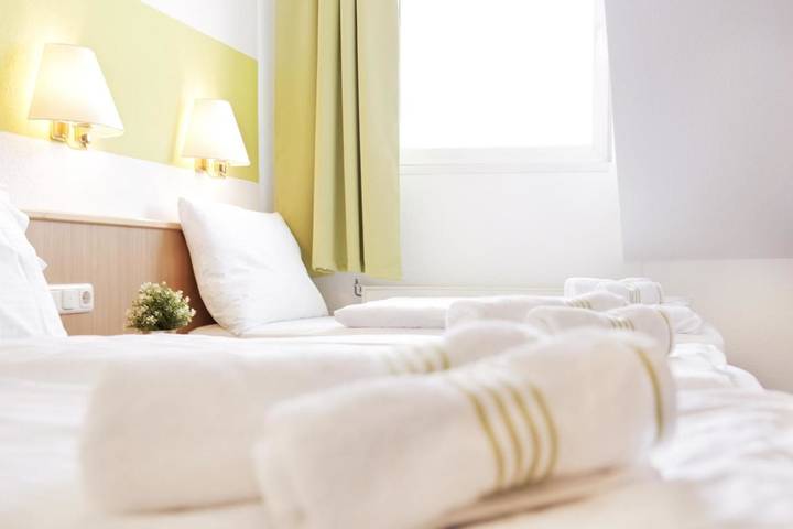 Hotel para 4 personas - 1