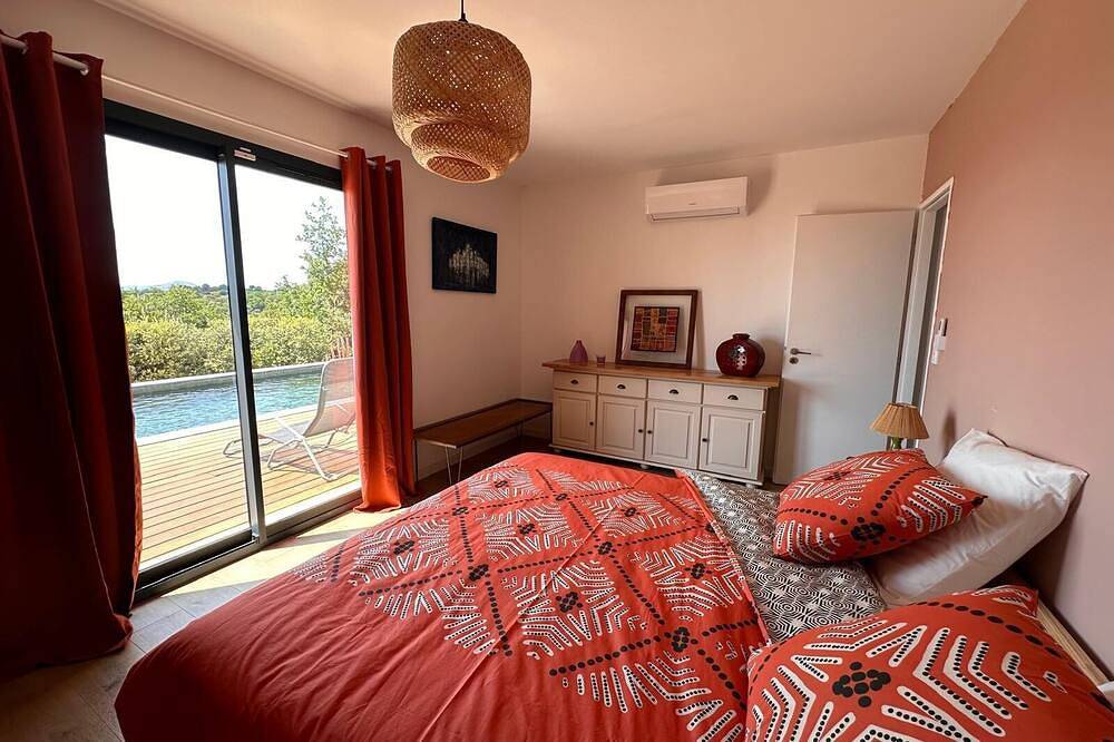 Provencal escape at the foot of the Ventoux: luxury bedding, magical sunsets in Crillon-le-Brave, Parc naturel régional du Mont-Ventoux