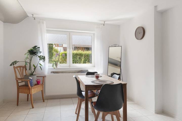 Ganze Wohnung, Ferienwohnung Rebella mit Fernblick und Gemeinschaftsgarten in Landau, Südliche Weinstraße