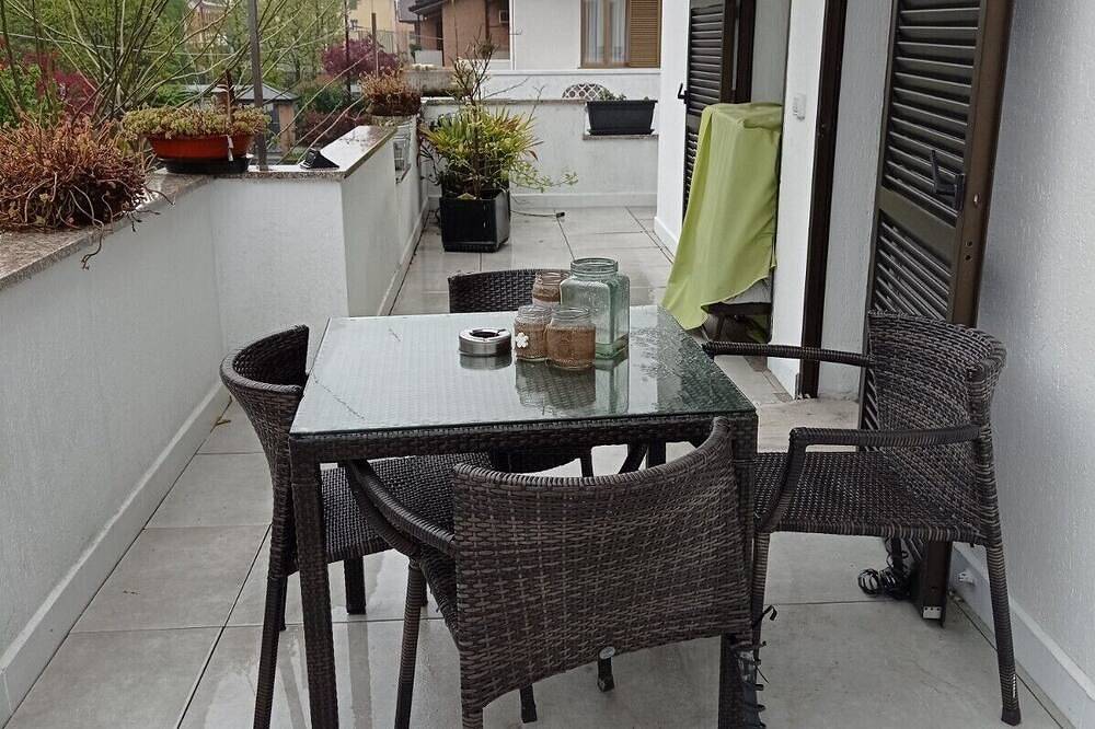 Appartamento intero, Casa Dori 6 letti, cucina, 2 bagni, terrazza. Ottima posizione,anche per aziende in Bergamo, Provincia di Bergamo