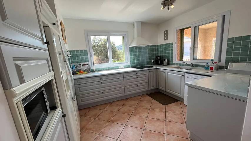 Villa pour 8 personnes, avec piscine et jardin à Monticello - 3
