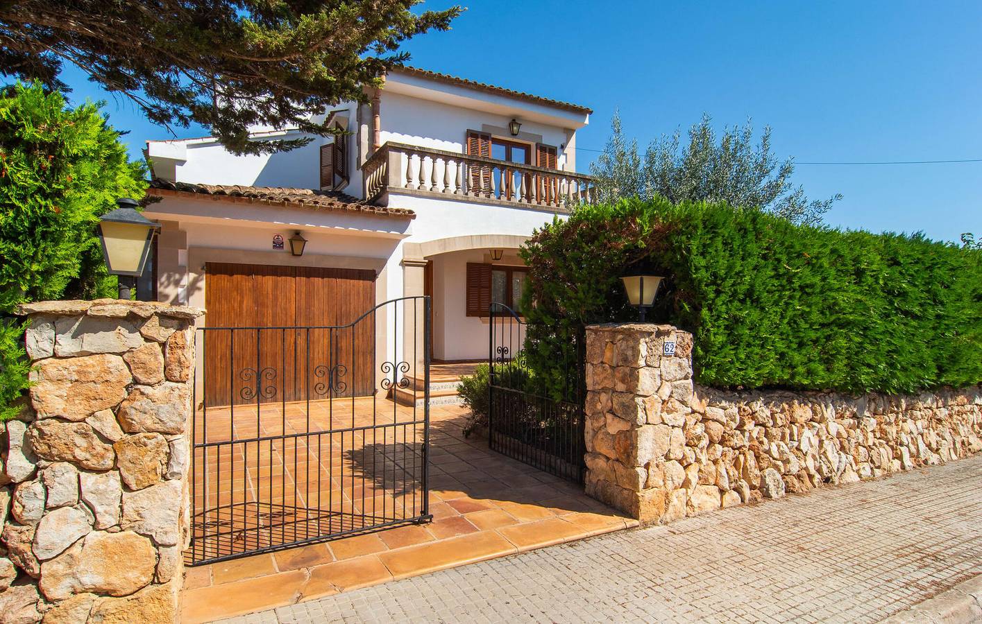 Apartamento soleado con terraza, piscina y barbacoa, a 700 m de la costa in Sa Ràpita, Campos