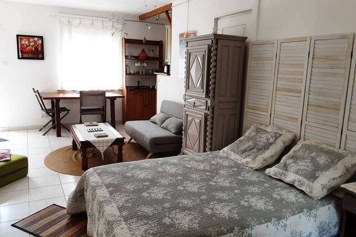 Villa with Pool on a 6,200-square-meter Estate in Green Provence. Sleeps 6 to 10 people. in Draguignan, Region de Draguignan
