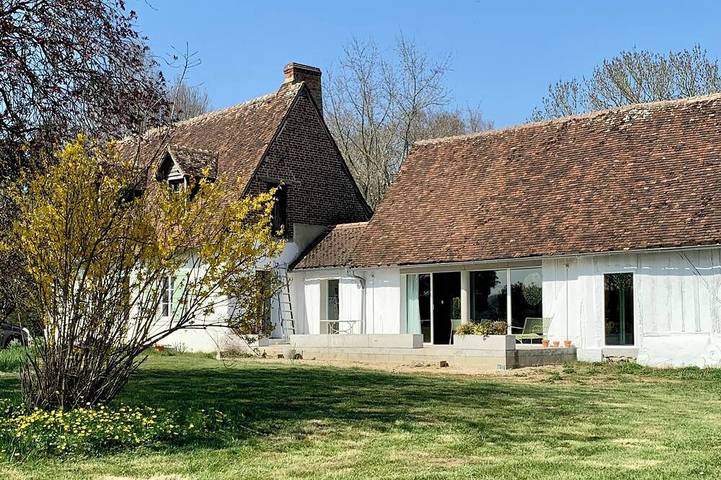 Gîte pour 8 personnes, avec terrasse et jardin