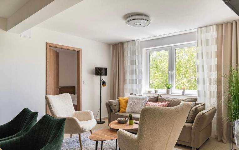 Ferienwohnung für 9 Personen, mit Ausblick und Garten sowie Seeblick in Siofok