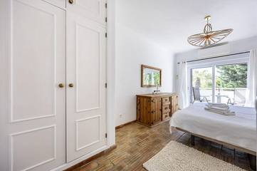Villa for 4 People in Luz, Faro District, Photo 1