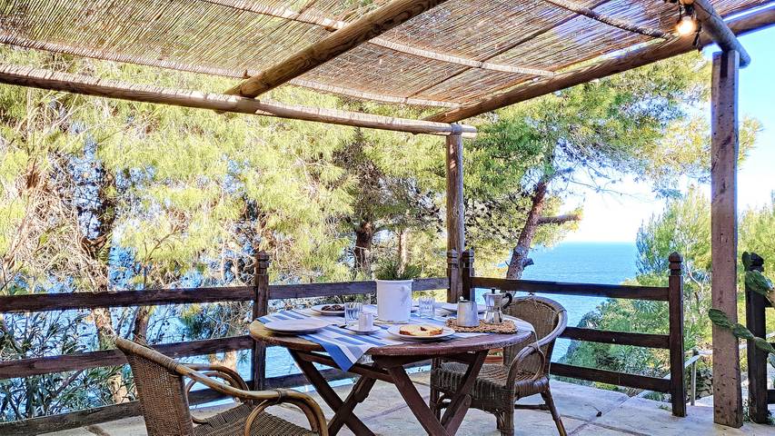 Trullo en pierre avec accès mer privé (maison F) in Castro (Lecce), Province de Lecce