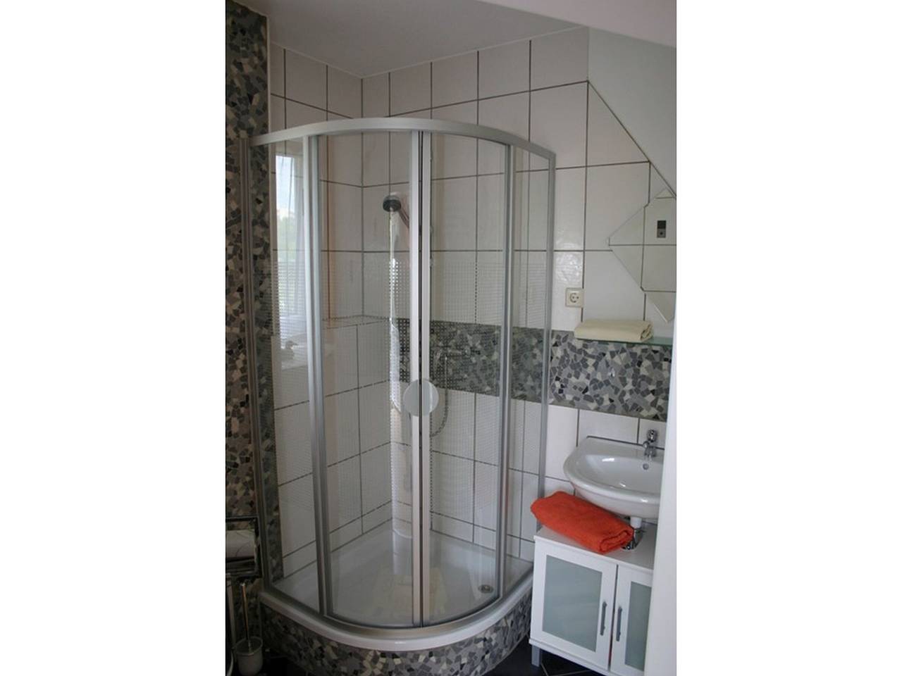 Entire apartment, Apartment 3 with Private Garden and Wi-Fi in Meersburg, Region Bodensee-Oberschwaben