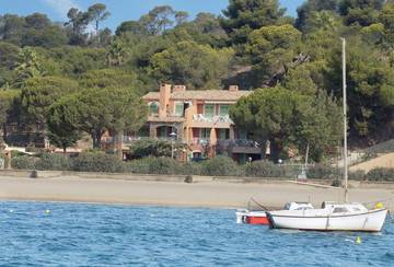 Cottage pour 6 personnes, avec vue et bassin pour enfant ainsi que jardin et piscine, animaux acceptés dans Plage de l'Argentière